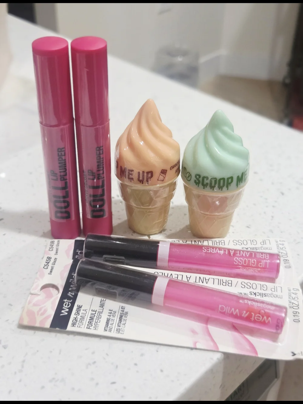 Lip Gloss & Plumper Bundle~ DOLL~WetnWild~ Scoop Me Up (6 Items)